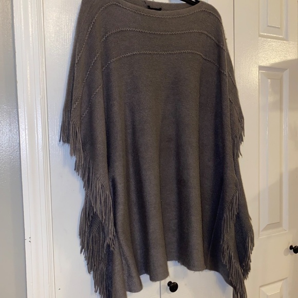 Layers by Lizden ladies shacket shawl one size - Picture 2 of 4